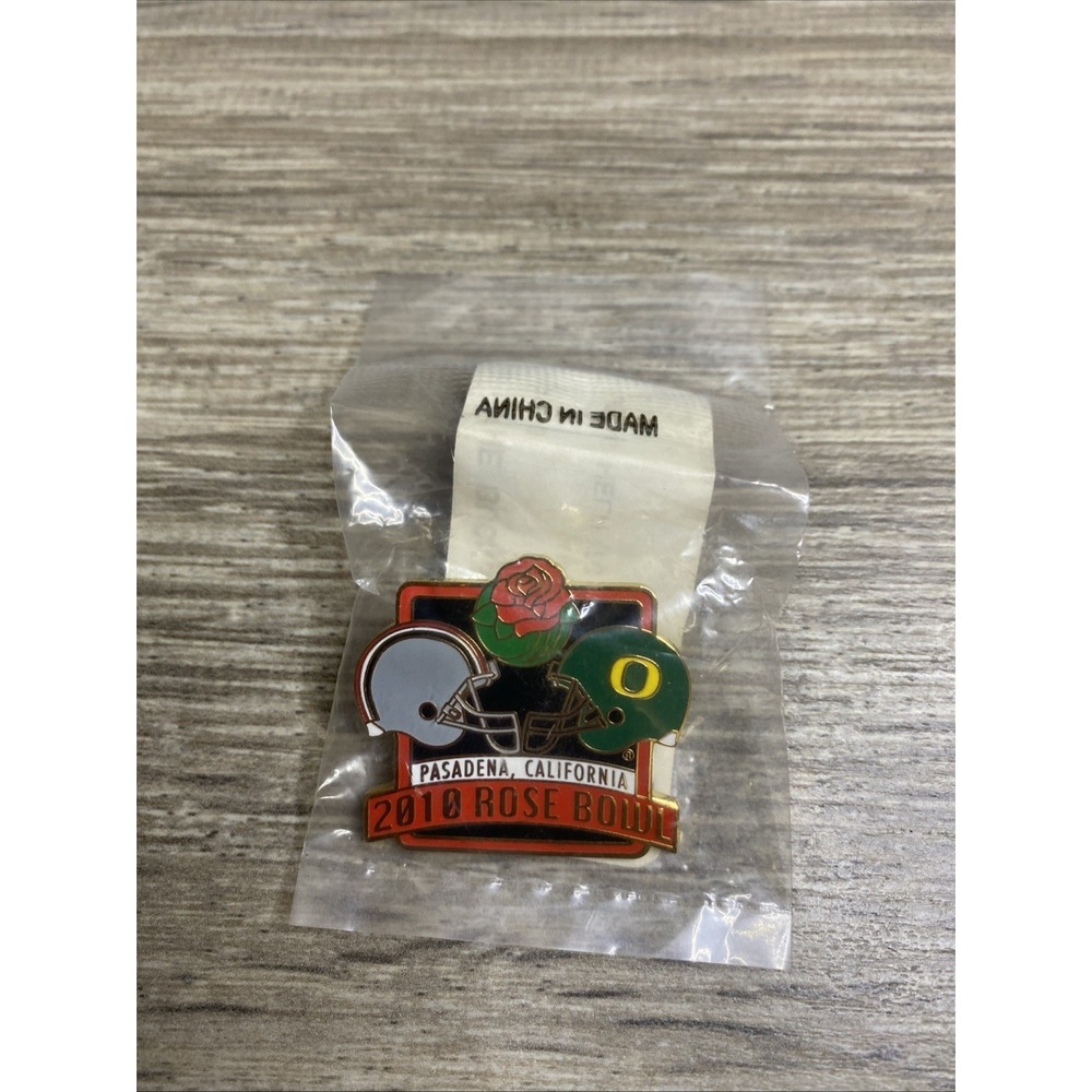 2010 Rose Bowl Pin Dueling Helmets Ohio State Vs Oregon